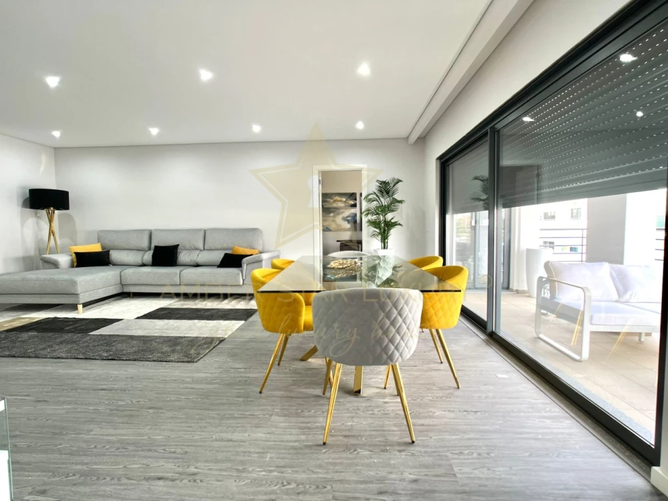 Apartamento T3 para Venda em Quelfes Foto 2
