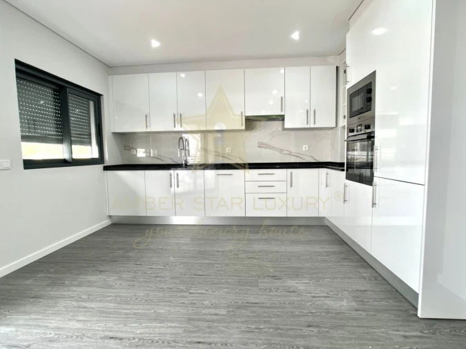 Apartamento T3 para Venda em Quelfes