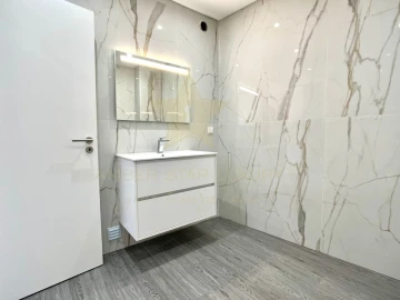Apartamento T3 para Venda em Quelfes