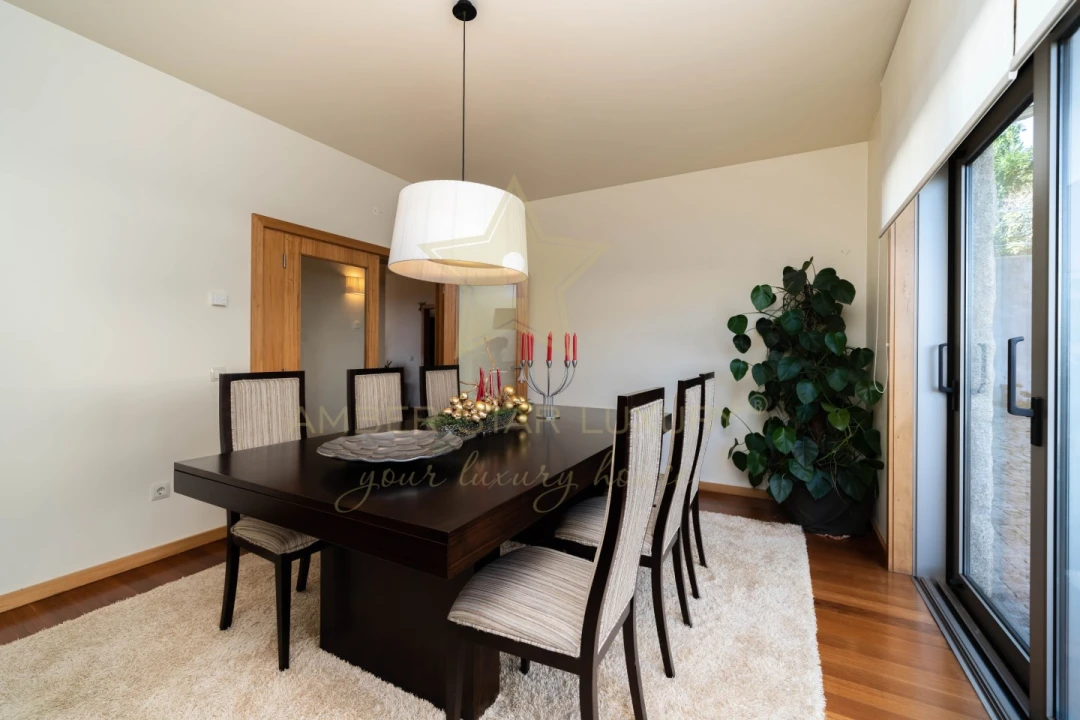 Moradia T7 para Venda em Telões Foto 14