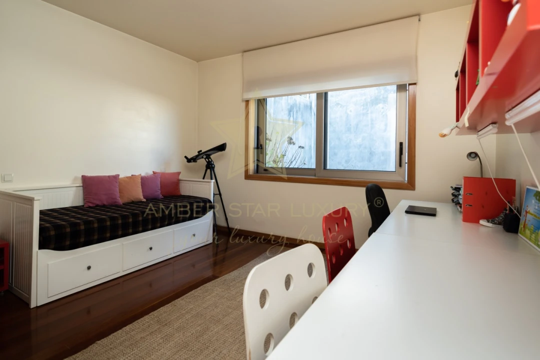 Moradia T7 para Venda em Telões Foto 24