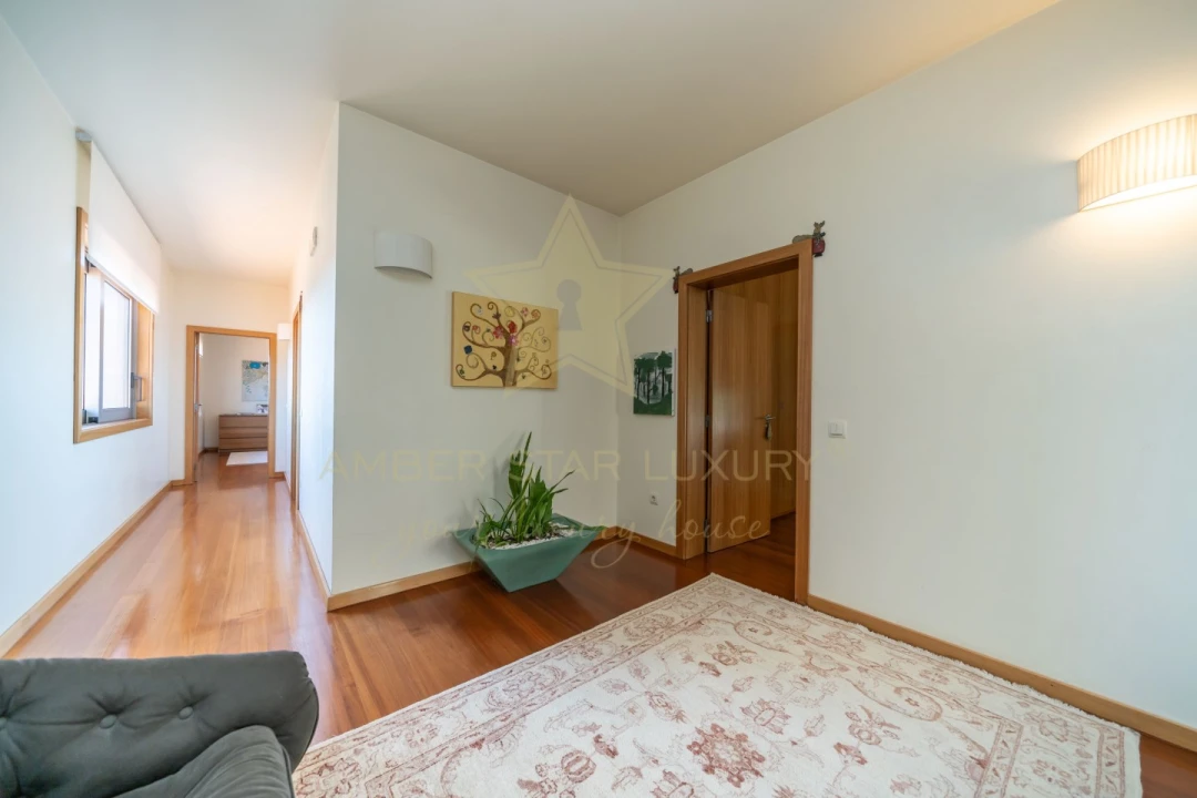 Moradia T7 para Venda em Telões Foto 30