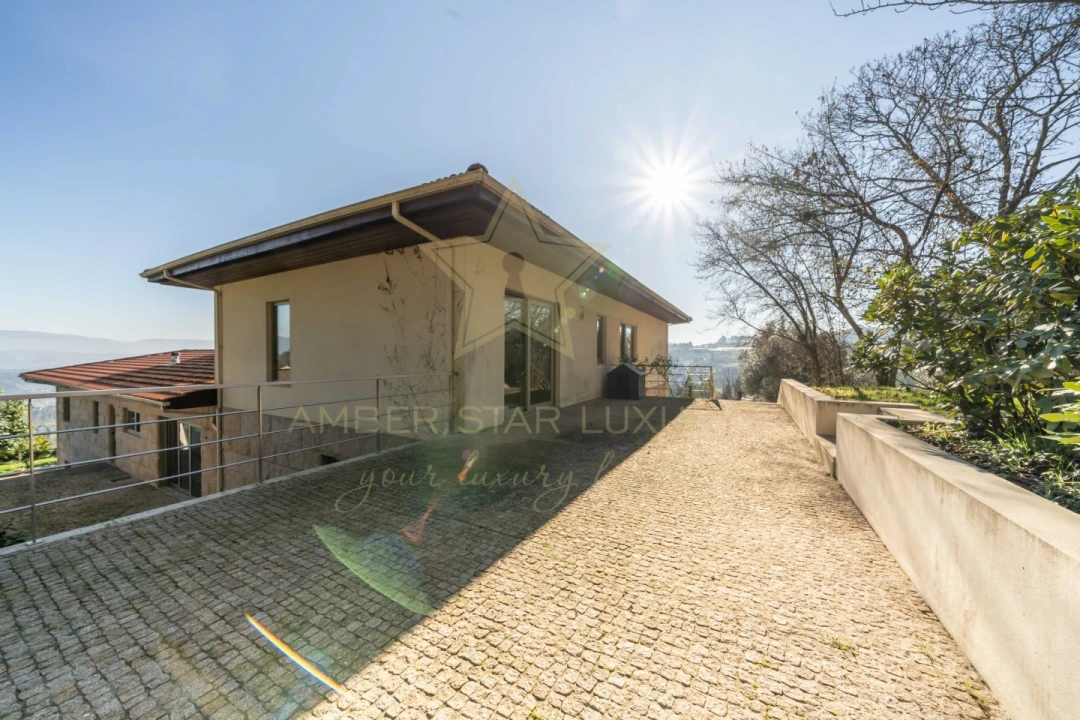 Moradia T7 para Venda em Telões Foto 36