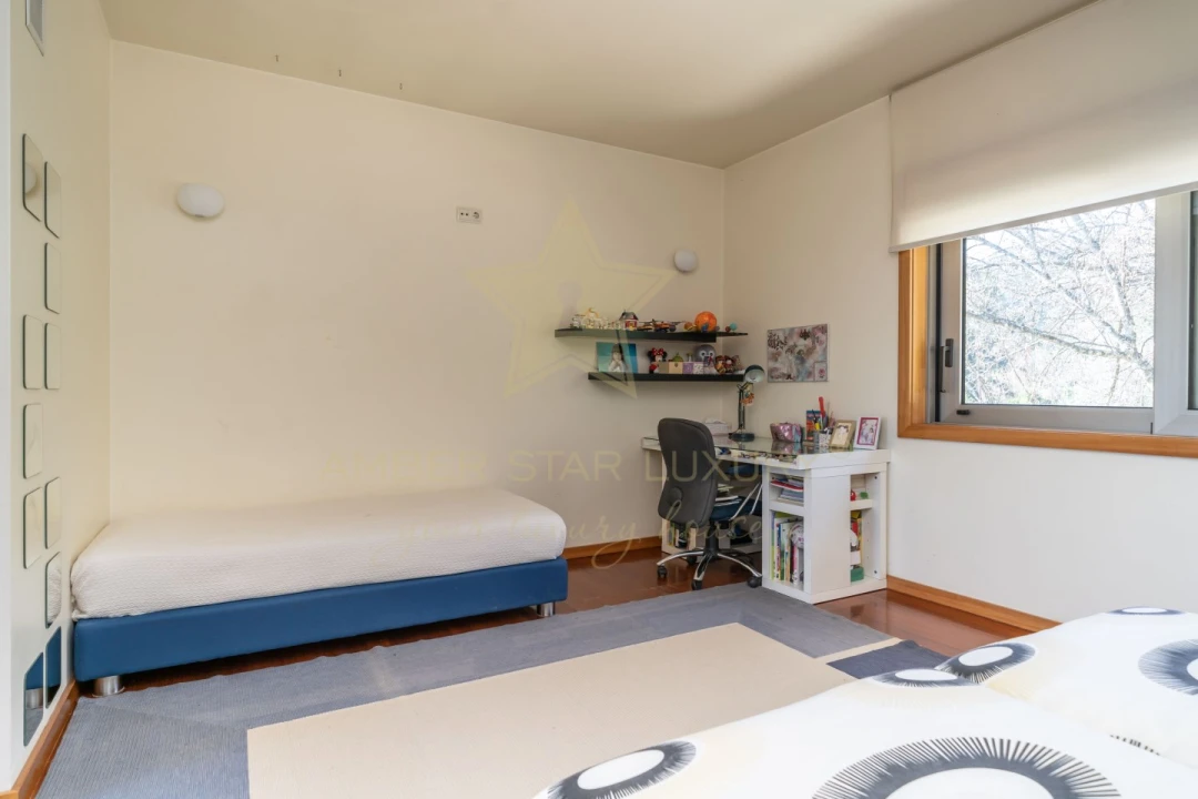 Moradia T7 para Venda em Telões Foto 43