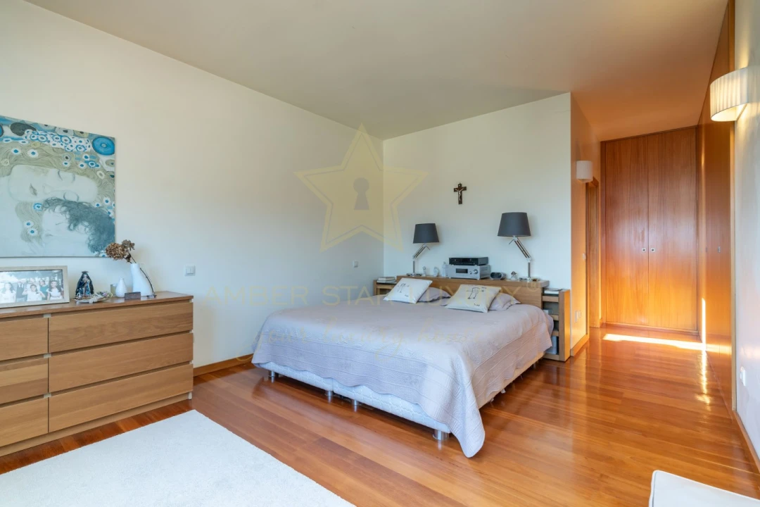 Moradia T7 para Venda em Telões Foto 45