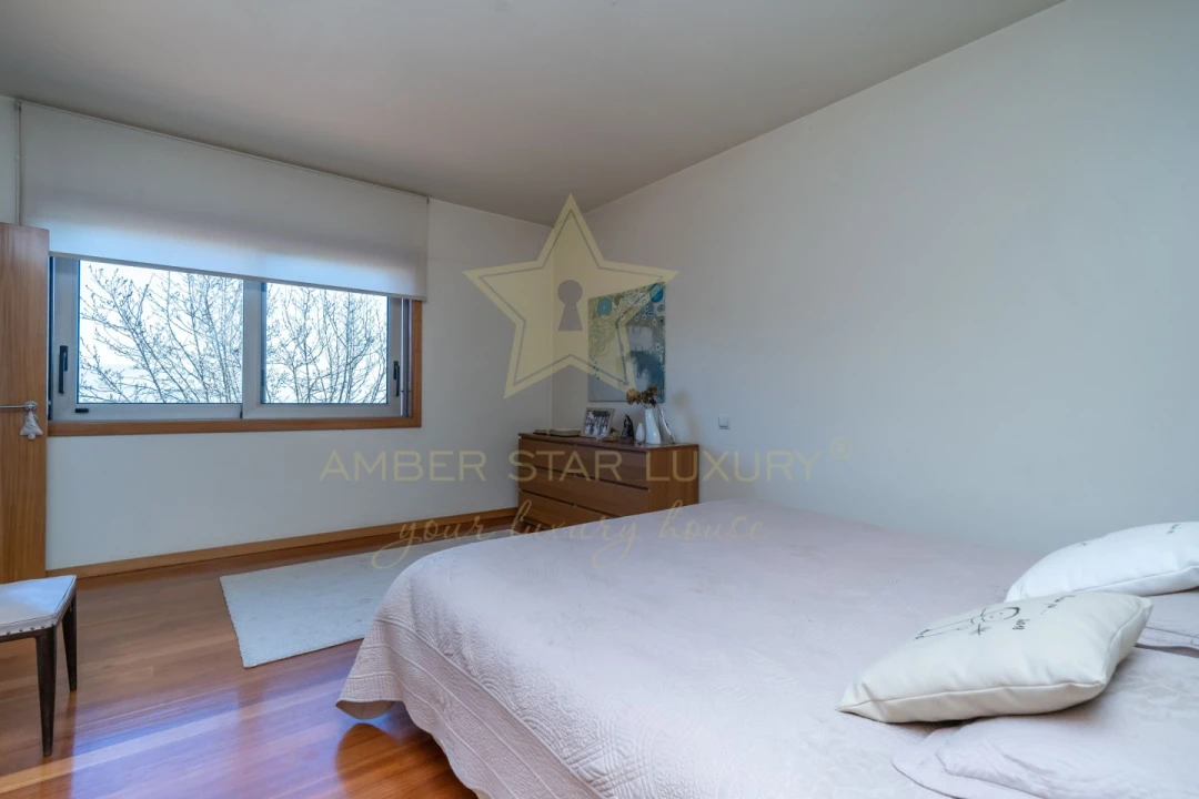 Moradia T7 para Venda em Telões Foto 46