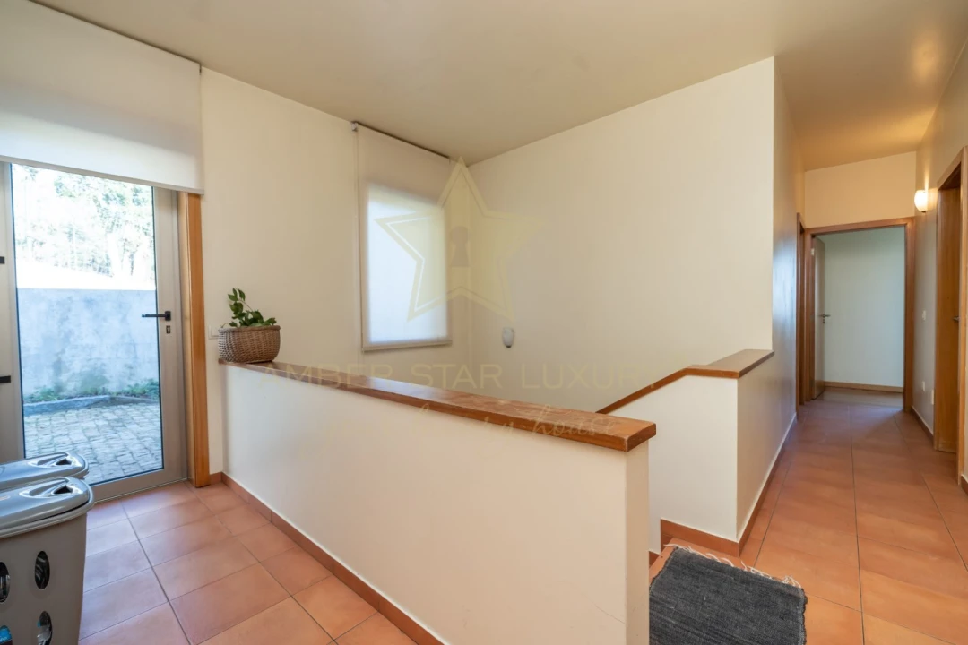 Moradia T7 para Venda em Telões Foto 51