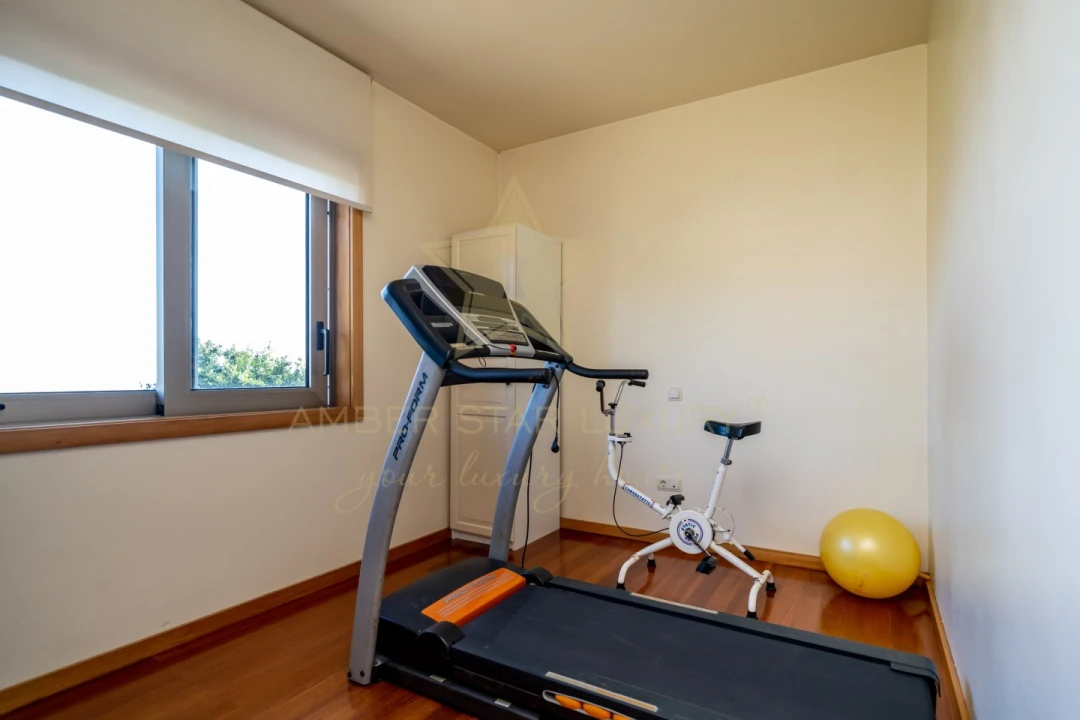 Moradia T7 para Venda em Telões Foto 52