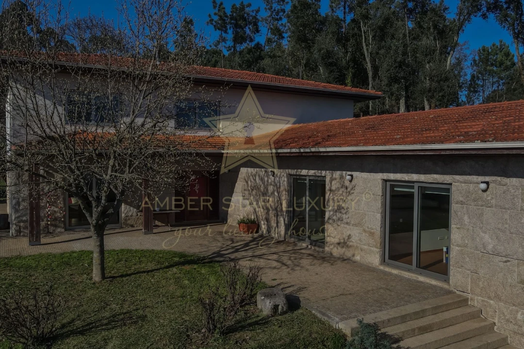 Moradia T7 para Venda em Telões Foto 68