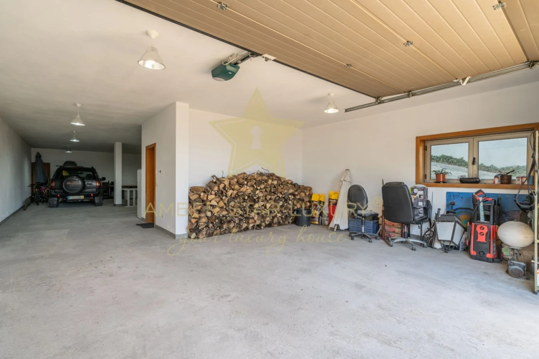 Moradia T7 para Venda em Telões Foto 54