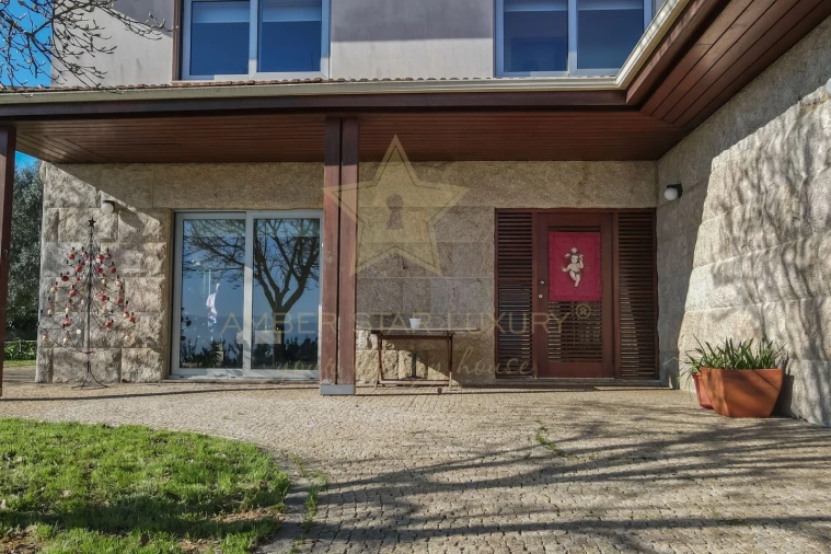 Moradia T7 para Venda em Telões Foto 5