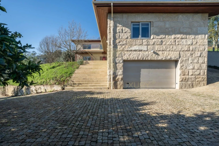 Moradia T7 para Venda em Telões Foto 8