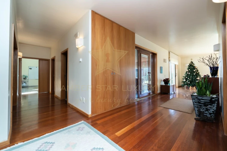 Moradia T7 para Venda em Telões Foto 4