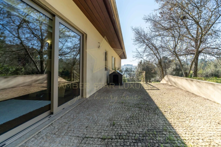 Moradia T7 para Venda em Telões Foto 38