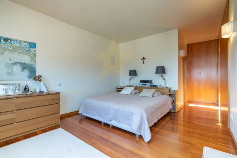 Moradia T7 para Venda em Telões Foto 45