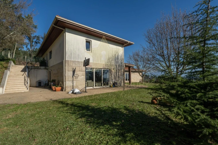 Moradia T7 para Venda em Telões Foto 59