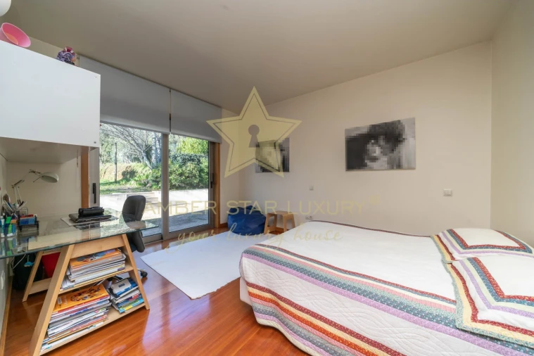 Moradia T7 para Venda em Telões Foto 33