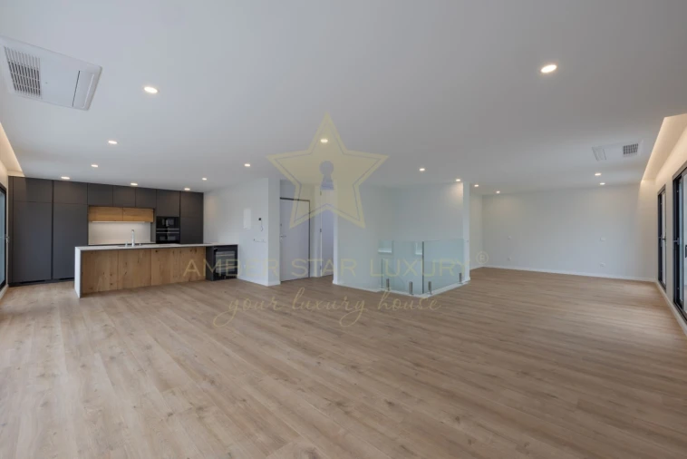 Apartamento T4 para Venda em Alcochete Foto 9
