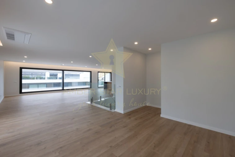 Apartamento T4 para Venda em Alcochete Foto 11