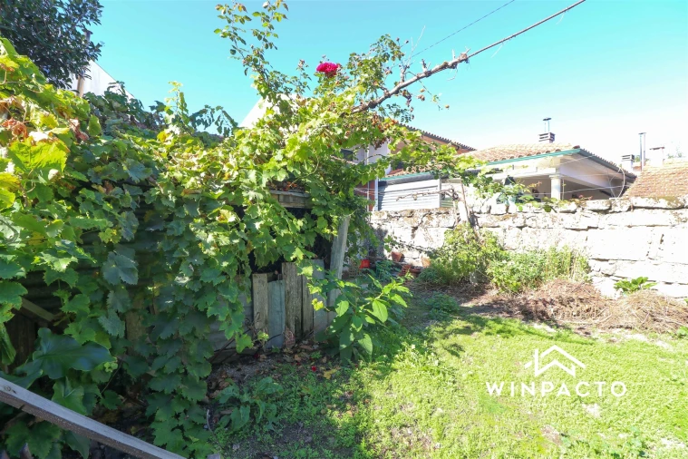 Moradia T2 para Venda em Lapa do Lobo Foto 3