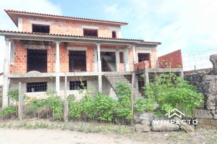 Moradia T4 para Venda em Espinho Foto 3