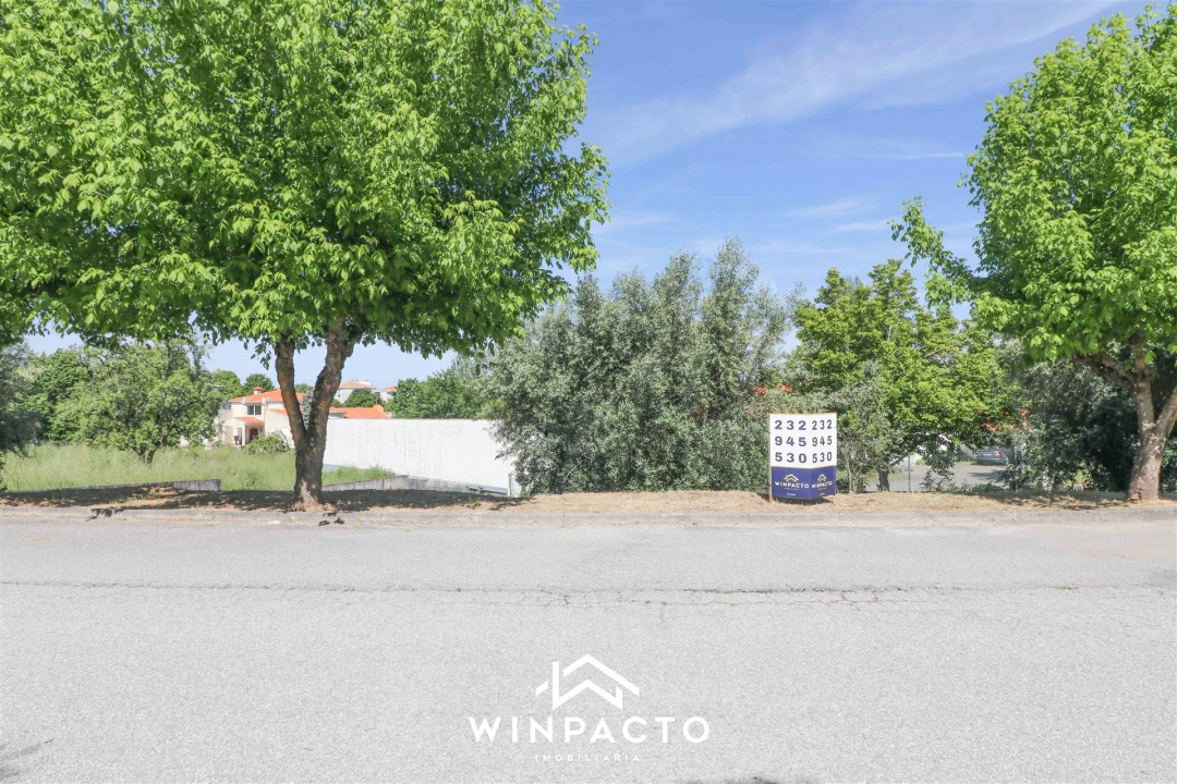 Terreno para Venda em Nelas Foto 1