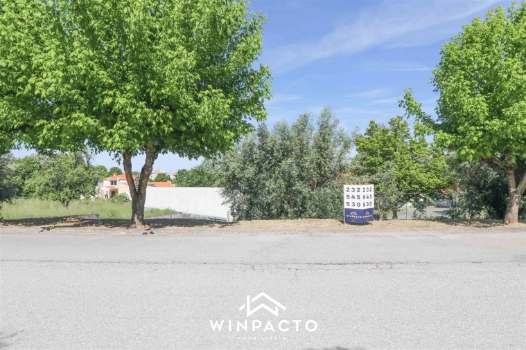 Terreno para Venda em Nelas Foto 1