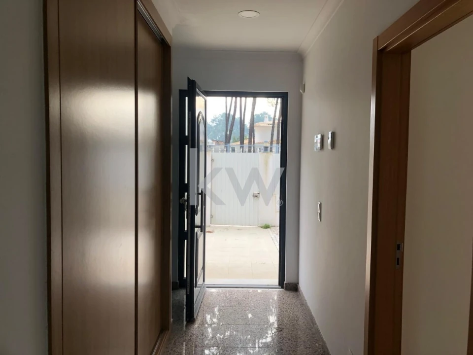 Moradia T11 para Venda em Corroios Foto 14