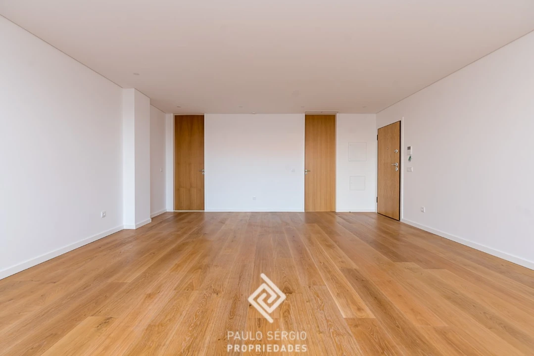 Apartamento T2 para Venda em Espinho Foto 3