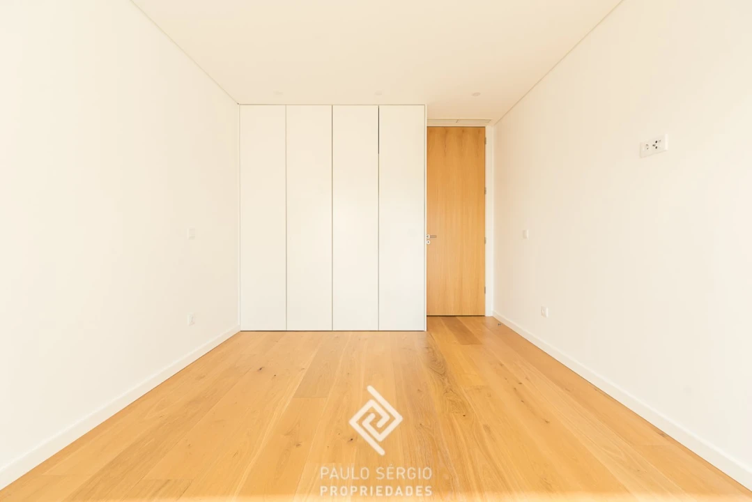 Apartamento T2 para Venda em Espinho Foto 8