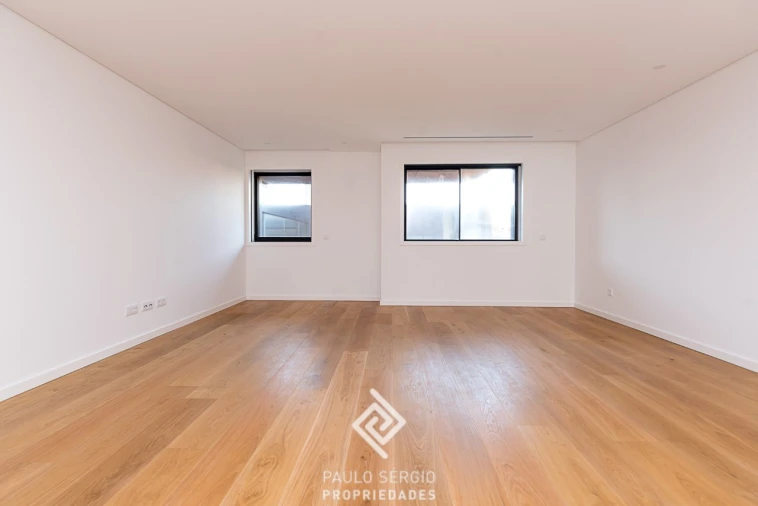 Apartamento T2 para Venda em Espinho Foto 4