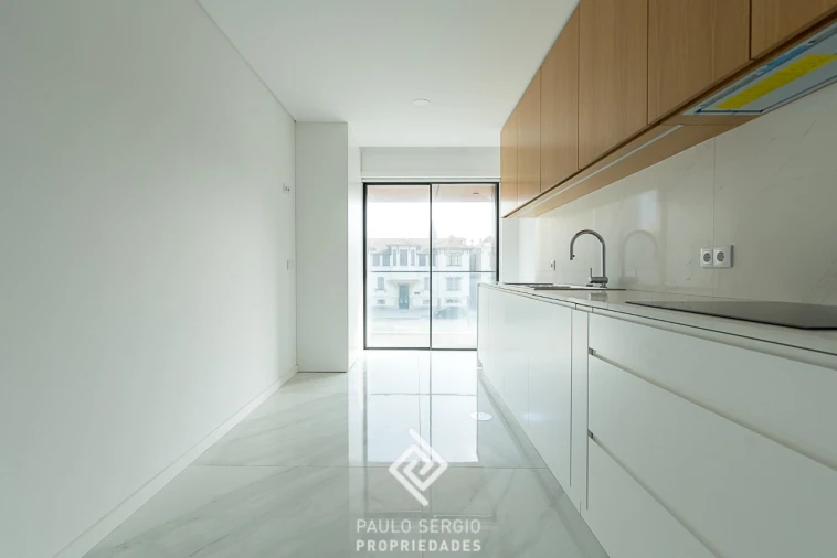 Apartamento T2 para Venda em Espinho Foto 2