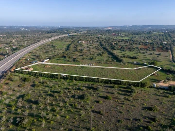 Terreno para Venda em Lagos (São Sebastião e Santa Maria)