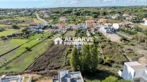 Moradia T8 para Venda em Quarteira