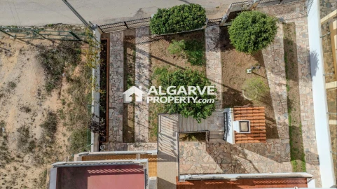 Moradia T8 para Venda em Quarteira