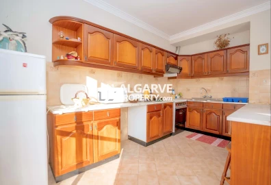 Moradia T8 para Venda em Quarteira