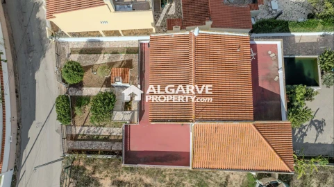 Moradia T8 para Venda em Quarteira