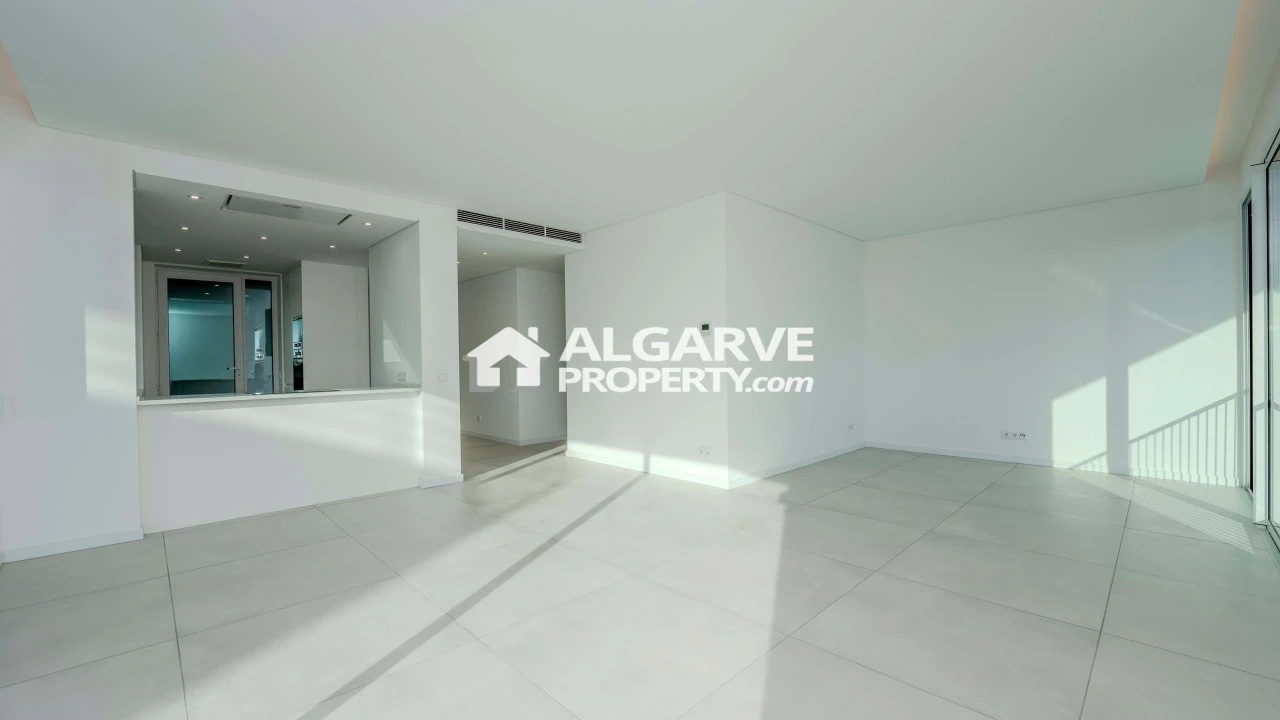 Apartamento T3 para Venda em Quarteira Foto 7