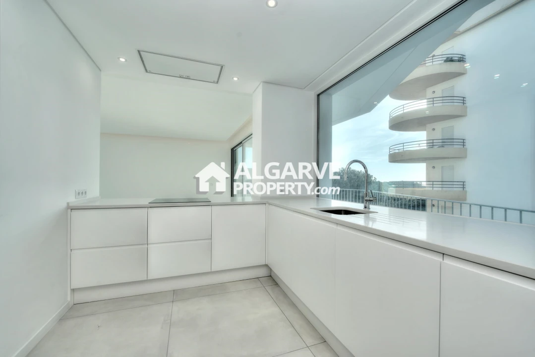 Apartamento T3 para Venda em Quarteira Foto 2