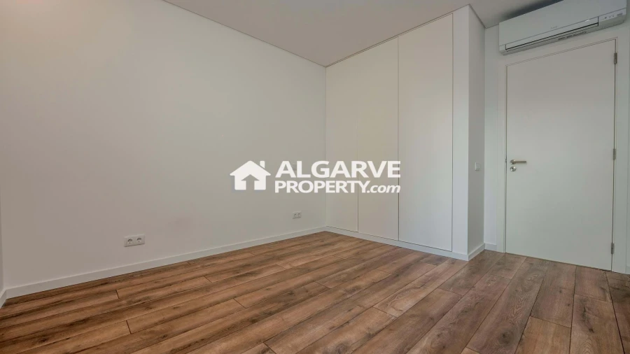 Apartamento T3 para Venda em Quarteira Foto 9