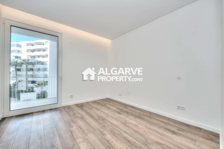 Apartamento T3 para Venda em Quarteira Foto 23