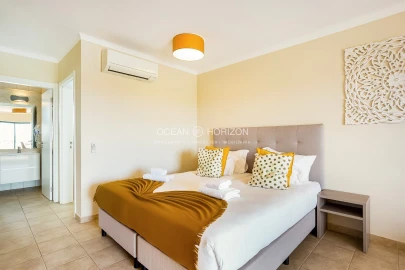 Apartamento para Venda em Estômbar e Parchal
