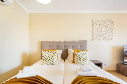 Apartamento para Venda em Estômbar e Parchal