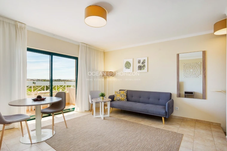 Apartamento para Venda em Estômbar e Parchal Foto 3