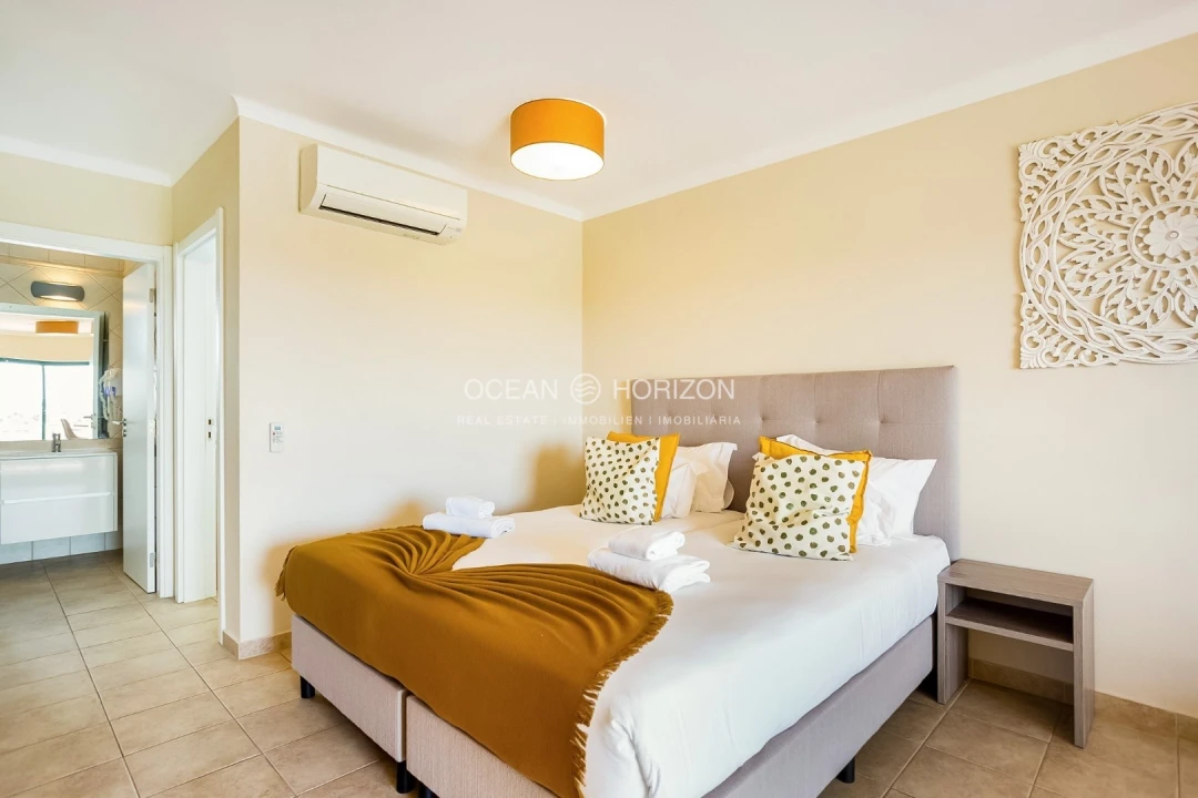 Apartamento para Venda em Estômbar e Parchal Foto 5