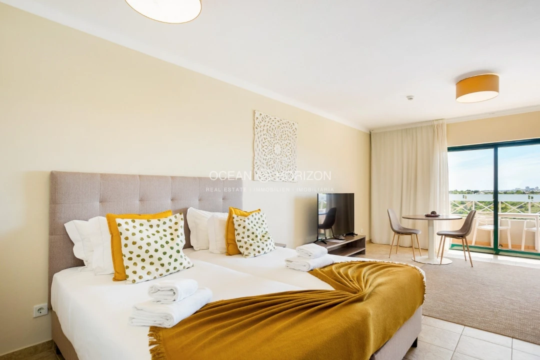 Apartamento para Venda em Estômbar e Parchal Foto 4
