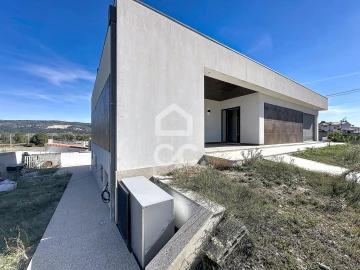 Moradia T4 para Venda em Outeiro Seco