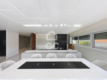 Moradia T4 para Venda em Outeiro Seco