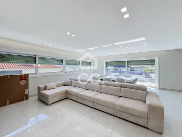 Moradia T4 para Venda em Outeiro Seco