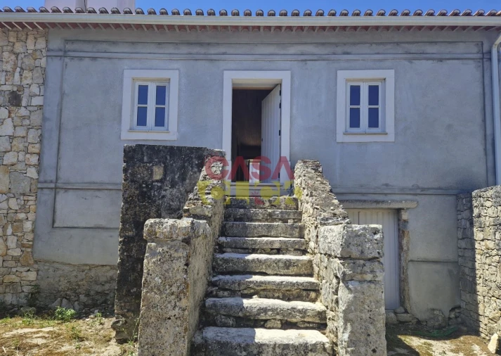 Moradia T2 para Venda em Nossa Senhora das Misericordias Foto 1